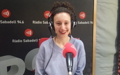Paula Valls als estudis de Ràdio Sabadell | Pau Duran
